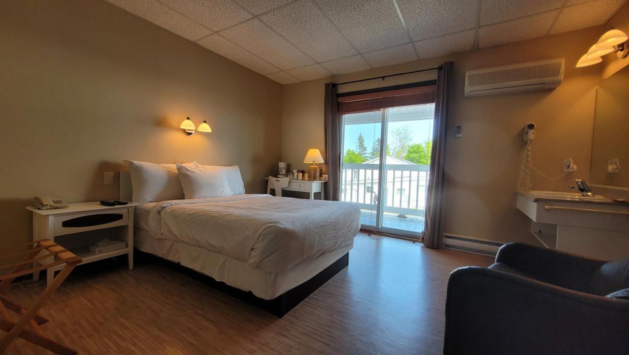 Hotel Aquamer Carleton-sur-Mer Ngoại thất bức ảnh